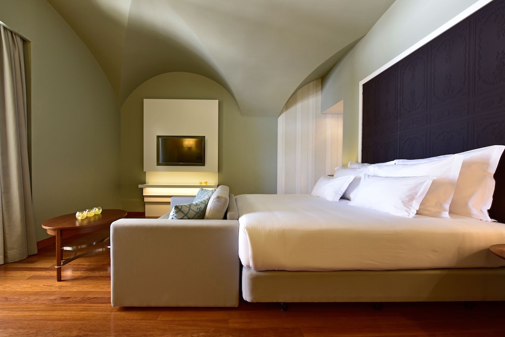 Pousada de Lisboa - Small Luxury Hotels Of The World — Hotel rooms in Lisbon, Lisboa