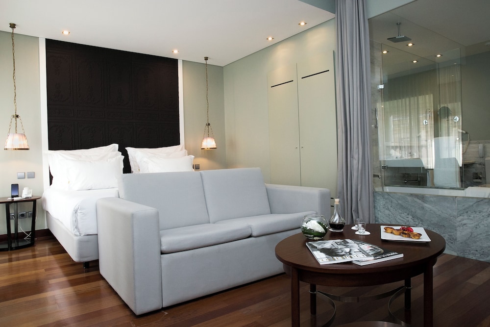 Pousada de Lisboa - Small Luxury Hotels Of The World — Hotel rooms in Lisbon, Lisboa