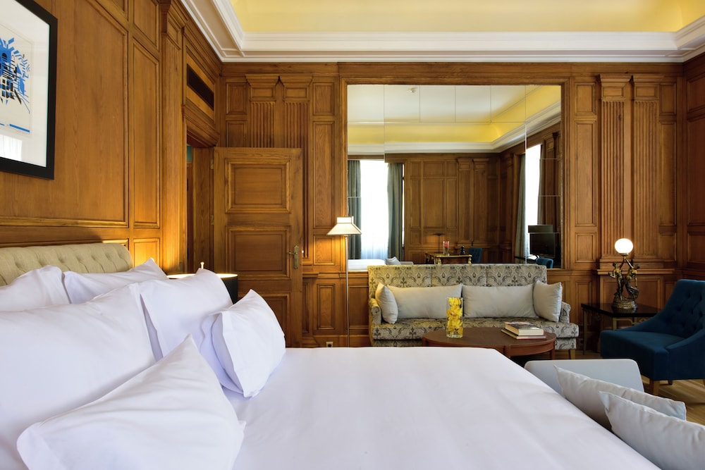 Pousada de Lisboa - Small Luxury Hotels Of The World — Hotel rooms in Lisbon, Lisboa