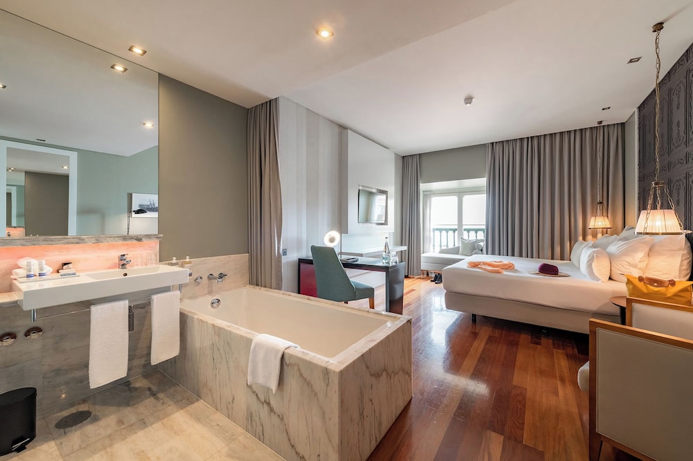 Pousada de Lisboa - Small Luxury Hotels Of The World — Hotel rooms in Lisbon, Lisboa