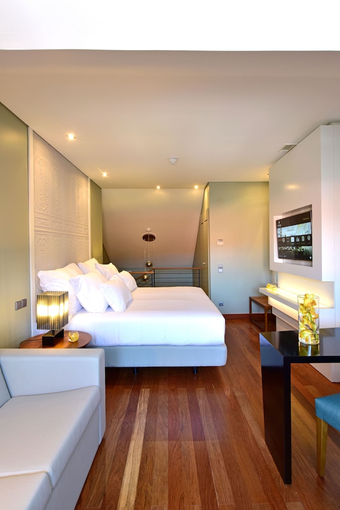 Pousada de Lisboa - Small Luxury Hotels Of The World — Hotel rooms in Lisbon, Lisboa