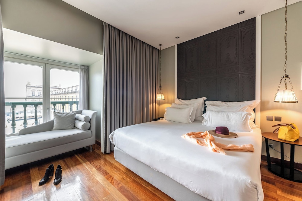 Pousada de Lisboa - Small Luxury Hotels Of The World — Hotel rooms in Lisbon, Lisboa