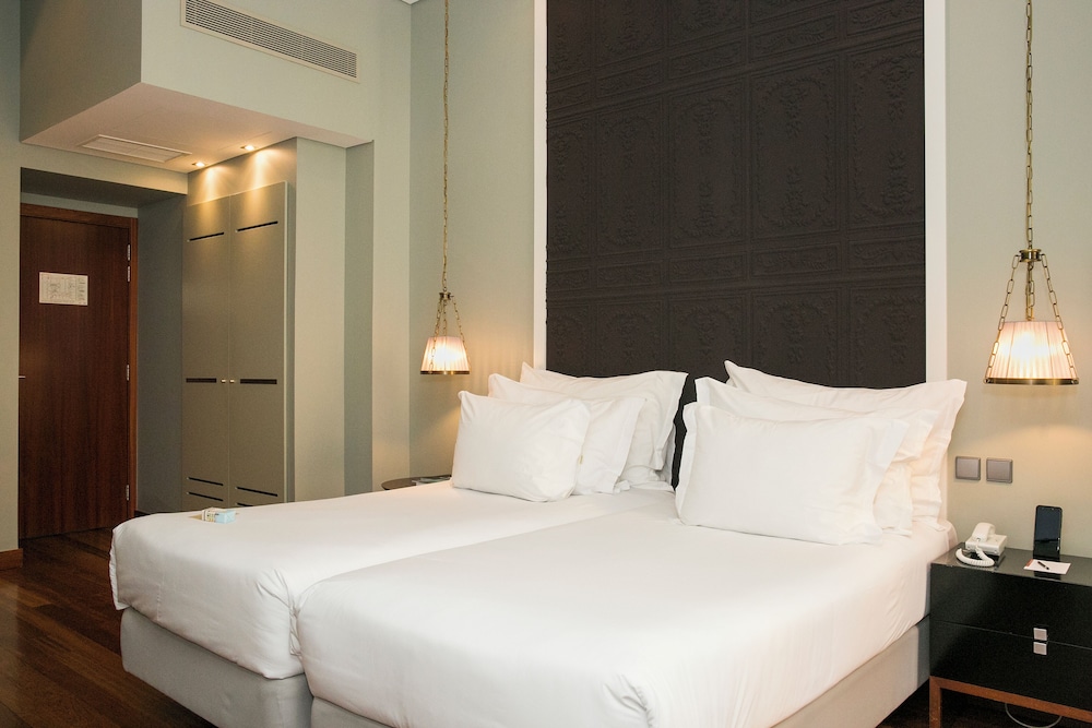 Pousada de Lisboa - Small Luxury Hotels Of The World — Hotel rooms in Lisbon, Lisboa