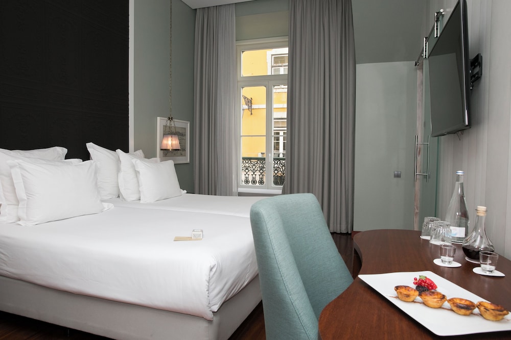 Pousada de Lisboa - Small Luxury Hotels Of The World — Hotel rooms in Lisbon, Lisboa