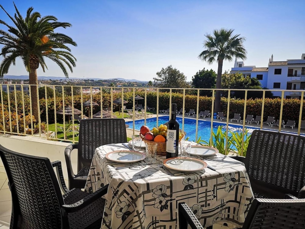 Solar dos Vilarinhos — Swimming pool in Albufeira, Faro
