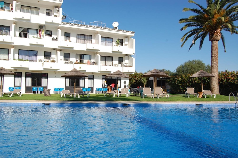 Solar dos Vilarinhos — Swimming pool in Albufeira, Faro