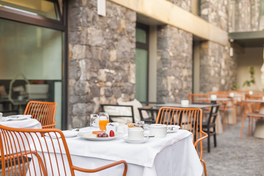 Castanheiro Boutique Hotel — Restaurant & bars in Funchal, Madeira