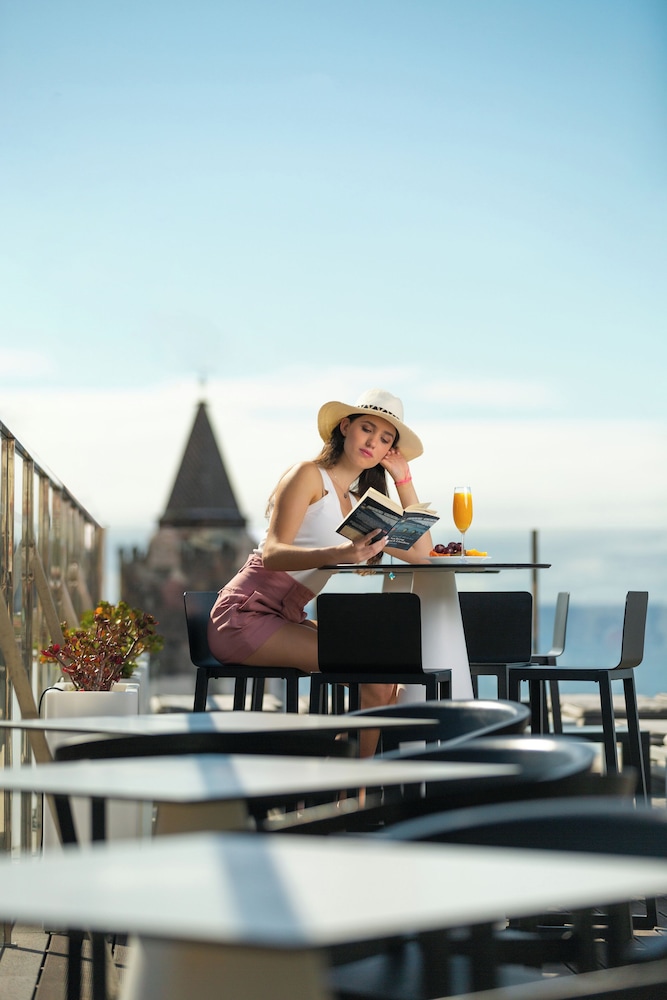 Castanheiro Boutique Hotel — Restaurant & bars in Funchal, Madeira