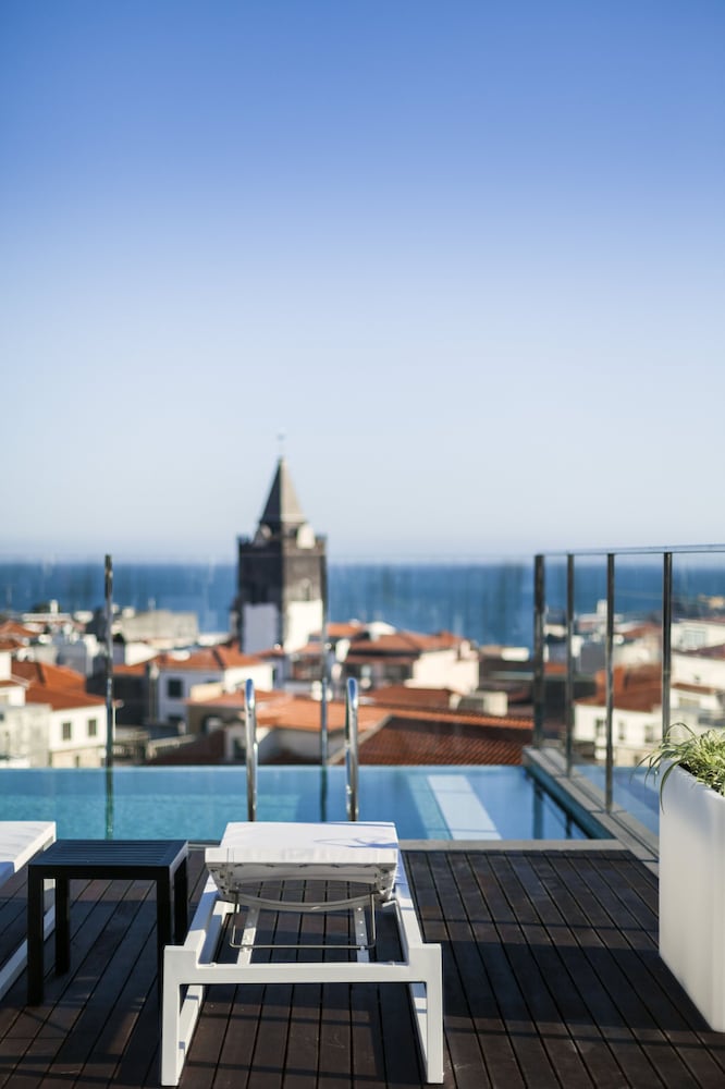 Castanheiro Boutique Hotel — Swimming pool in Funchal, Madeira