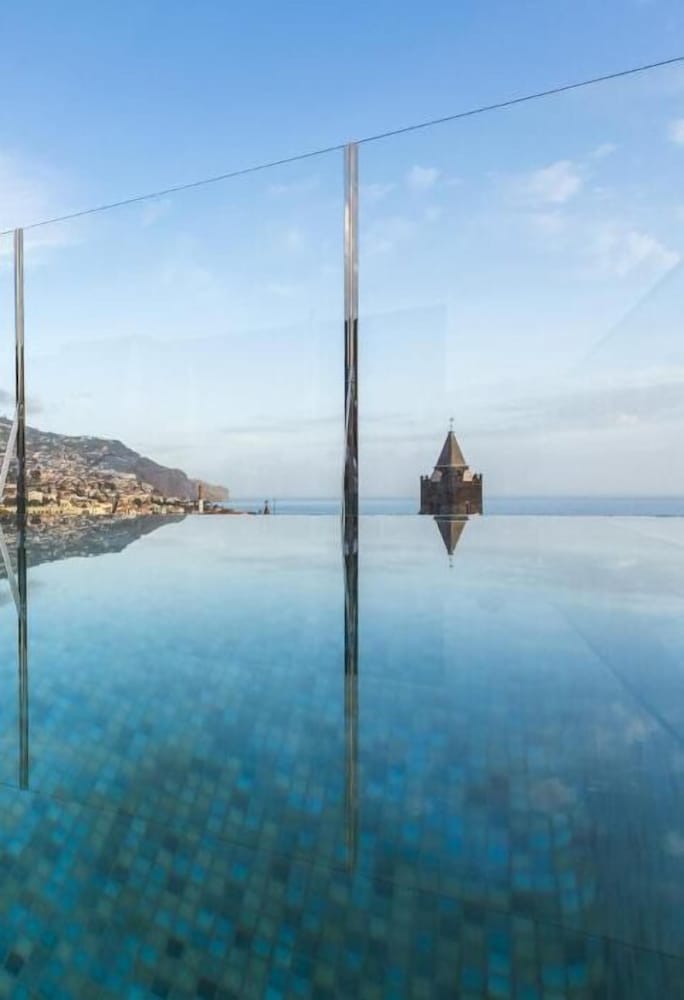 Castanheiro Boutique Hotel — Swimming pool in Funchal, Madeira