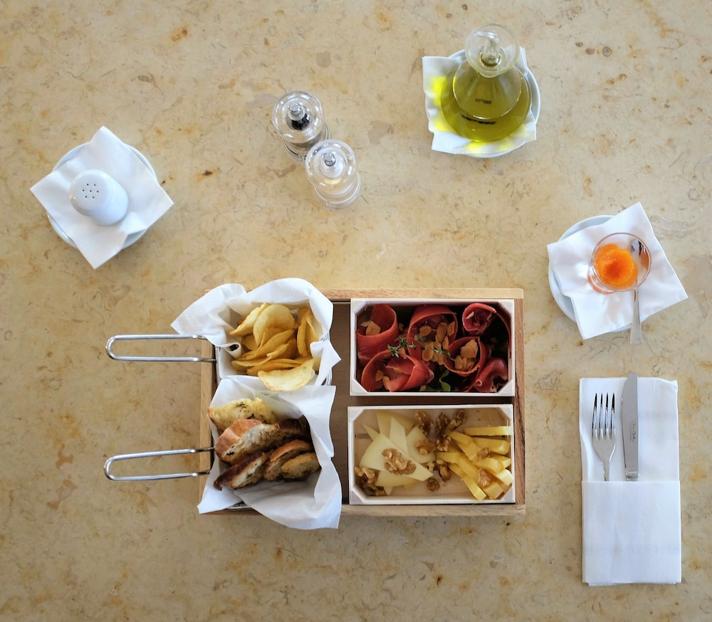 TURIM Terreiro do Paço Hotel — Restaurant & bars in Lisbon, Lisboa