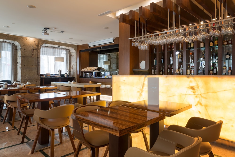 TURIM Terreiro do Paço Hotel — Restaurant & bars in Lisbon, Lisboa