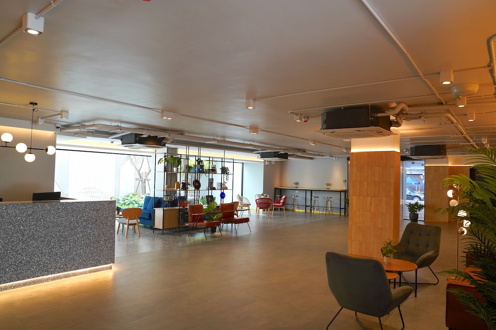 Viewplace Hotel & Residence — Restaurant & bars in Bangkok, Bangkok