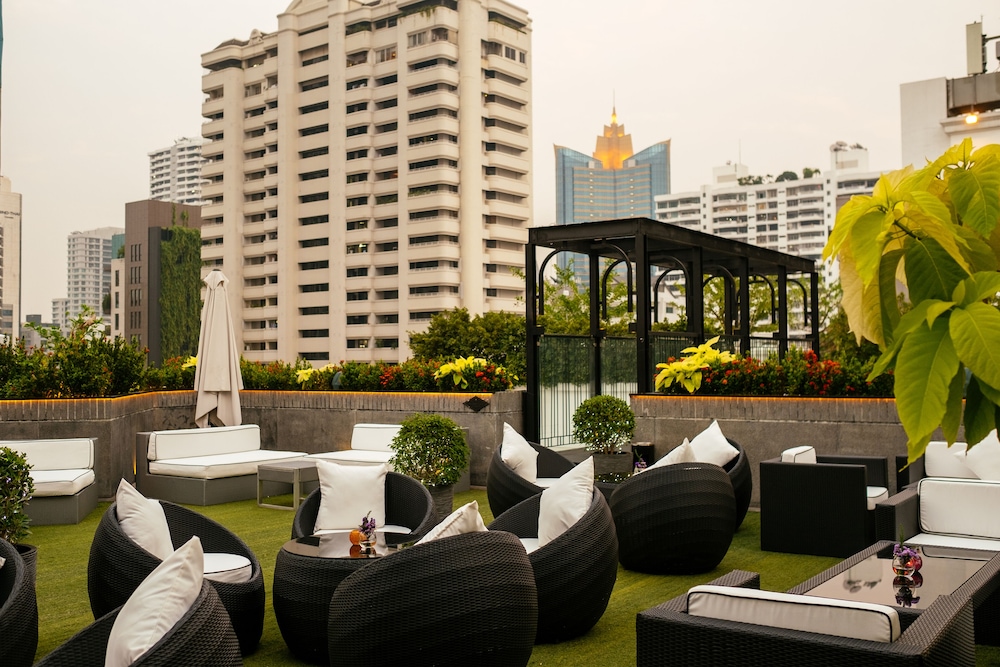 Mövenpick Hotel Sukhumvit 15 Bangkok — Restaurant & bars in Bangkok, Bangkok