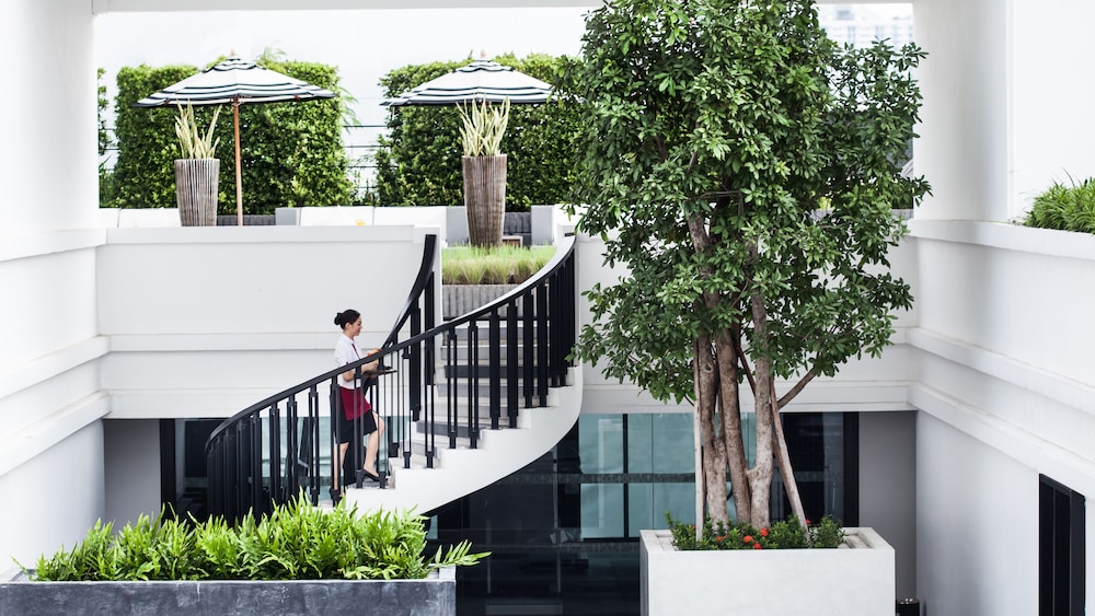 Mövenpick Hotel Sukhumvit 15 Bangkok — Hotel building in Bangkok, Bangkok