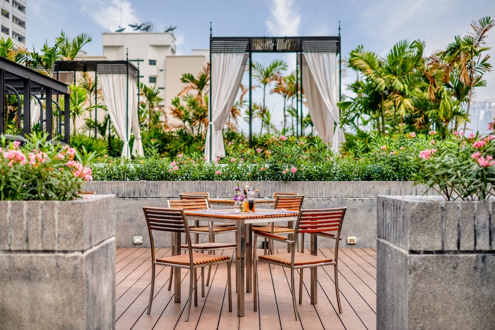 Mövenpick Hotel Sukhumvit 15 Bangkok — Restaurant & bars in Bangkok, Bangkok