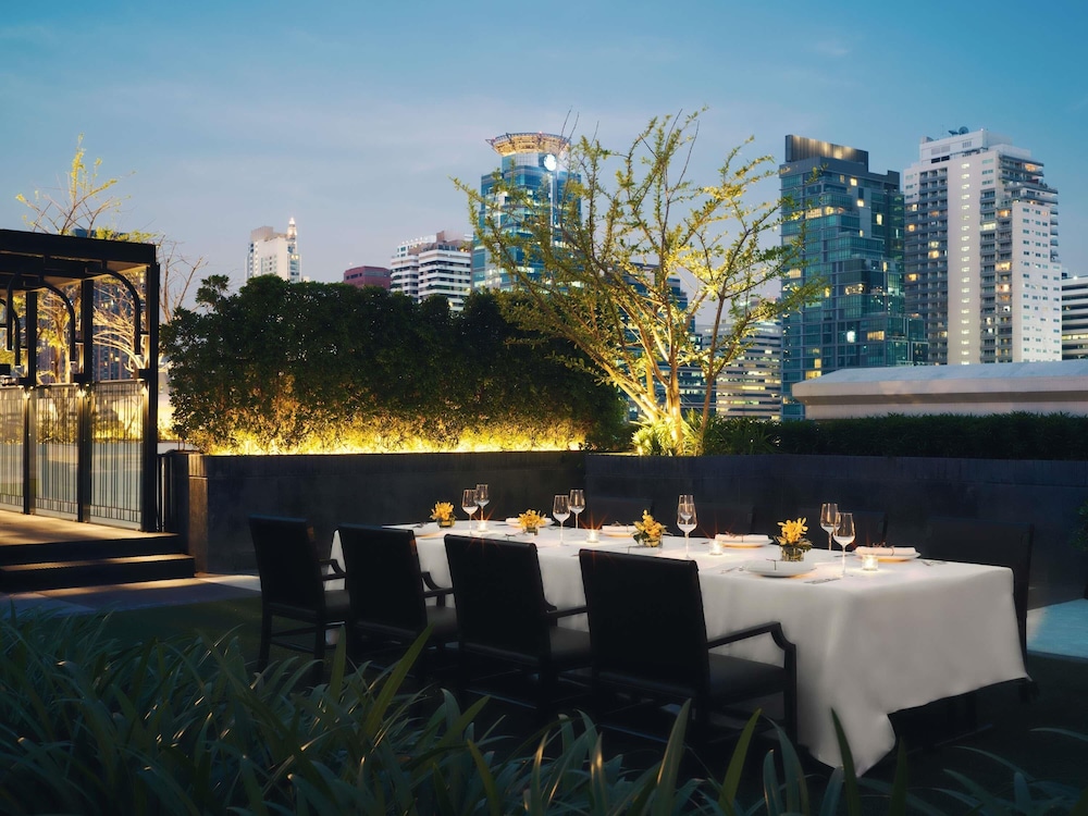 Mövenpick Hotel Sukhumvit 15 Bangkok — Restaurant & bars in Bangkok, Bangkok