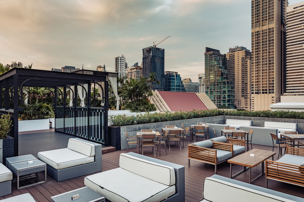 Mövenpick Hotel Sukhumvit 15 Bangkok — Restaurant & bars in Bangkok, Bangkok