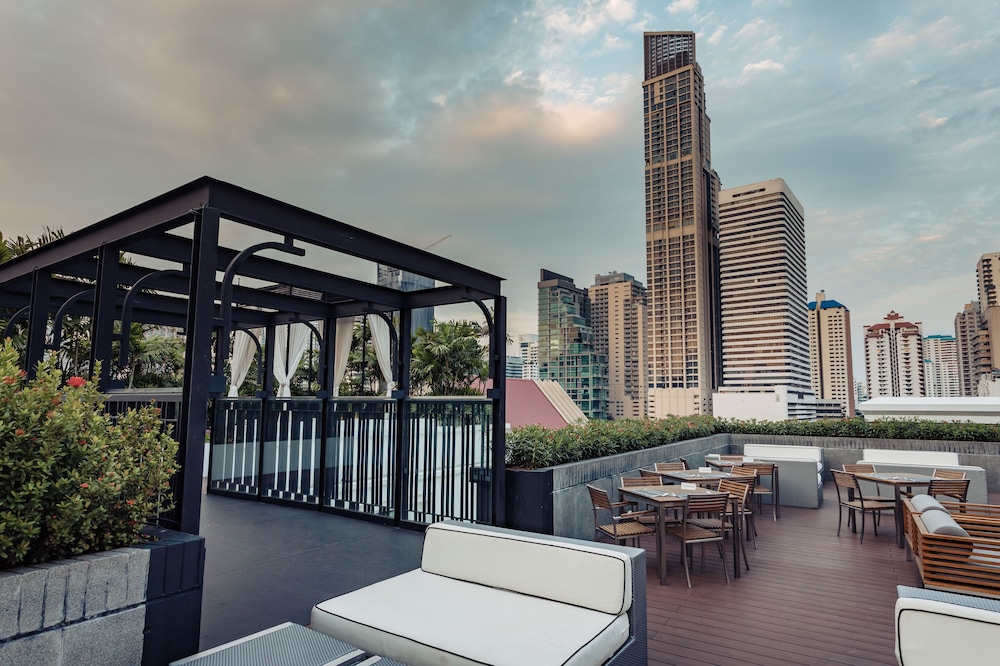 Mövenpick Hotel Sukhumvit 15 Bangkok — Restaurant & bars in Bangkok, Bangkok