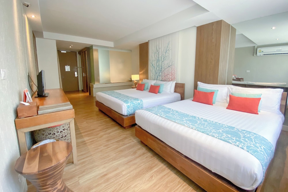 Bandara Beach Resort, Phuket — Rooms in Ko Lon, Phuket Province