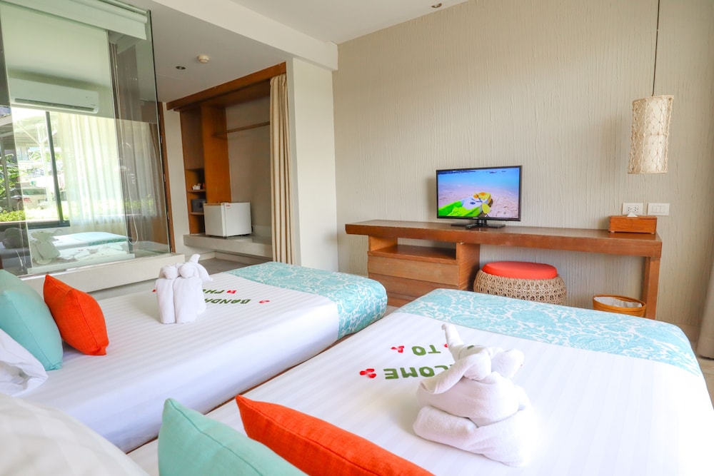 Bandara Beach Resort, Phuket — Rooms in Ko Lon, Phuket Province