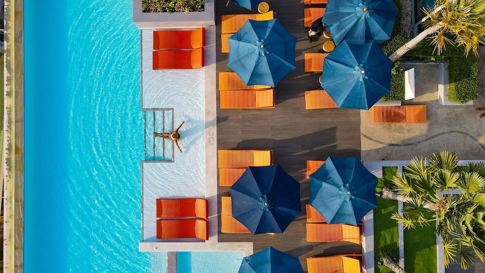 Bandara Beach Resort, Phuket — Pool in Ko Lon, Phuket Province