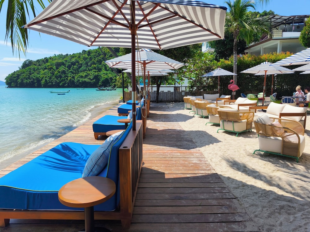 Bandara Beach Resort, Phuket — Restaurant in Ko Lon, Phuket Province