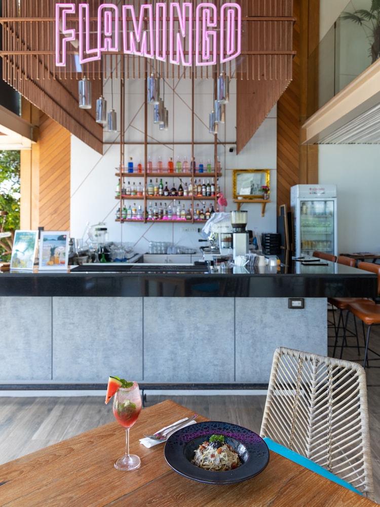 Bandara Beach Resort, Phuket — Restaurant in Ko Lon, Phuket Province