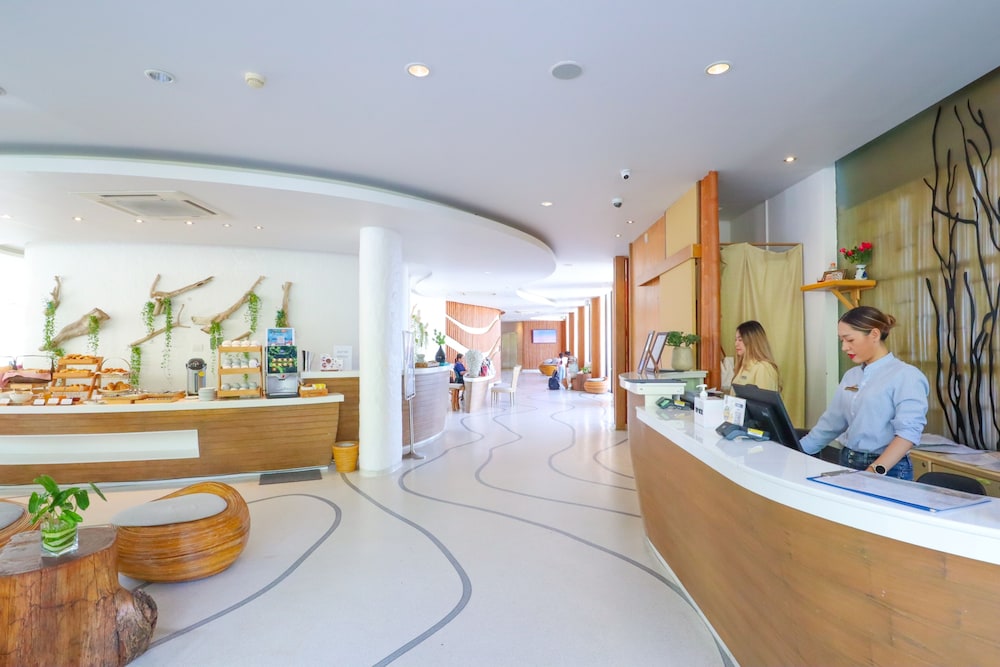 Bandara Beach Resort, Phuket — Shared spaces in Ko Lon, Phuket Province