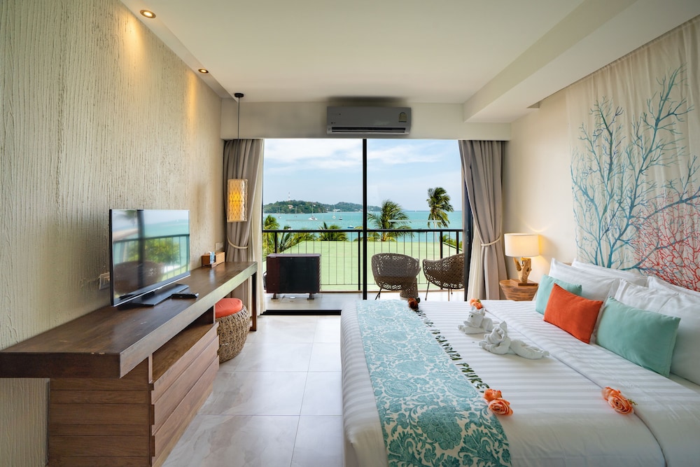 Bandara Beach Resort, Phuket — Rooms in Ko Lon, Phuket Province