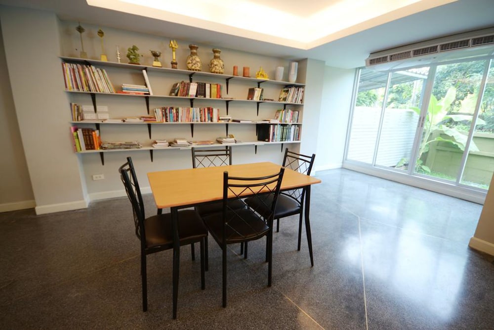 Resortel Lat Phrao 91 — Hotel rooms in Bangkok, Bangkok