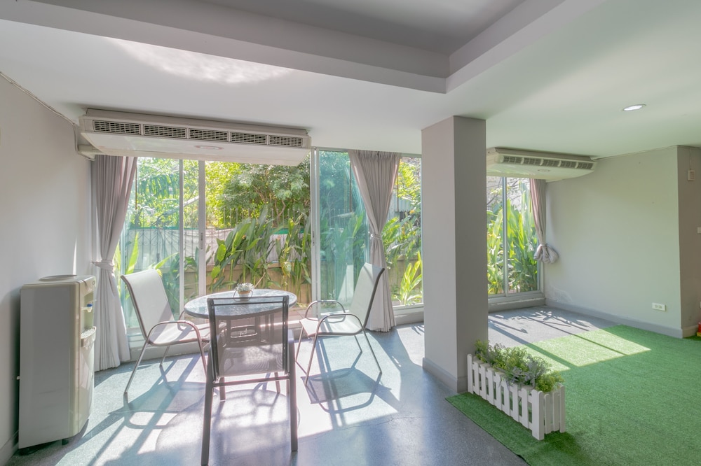 Resortel Lat Phrao 91 — Hotel rooms in Bangkok, Bangkok