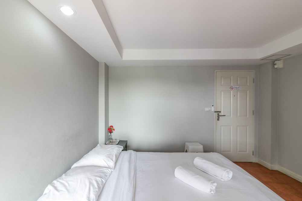 Resortel Lat Phrao 91 — Hotel rooms in Bangkok, Bangkok