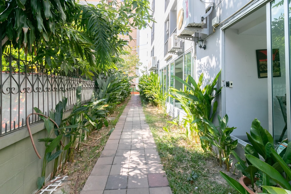 Resortel Lat Phrao 91 — Hotel building in Bangkok, Bangkok