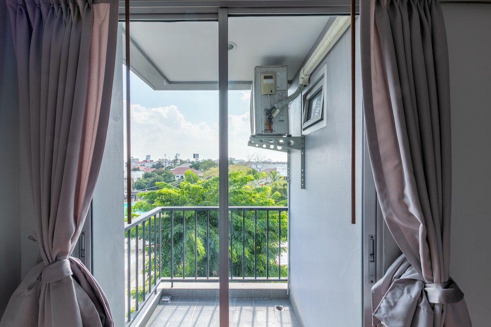 Resortel Lat Phrao 91 — Hotel rooms in Bangkok, Bangkok
