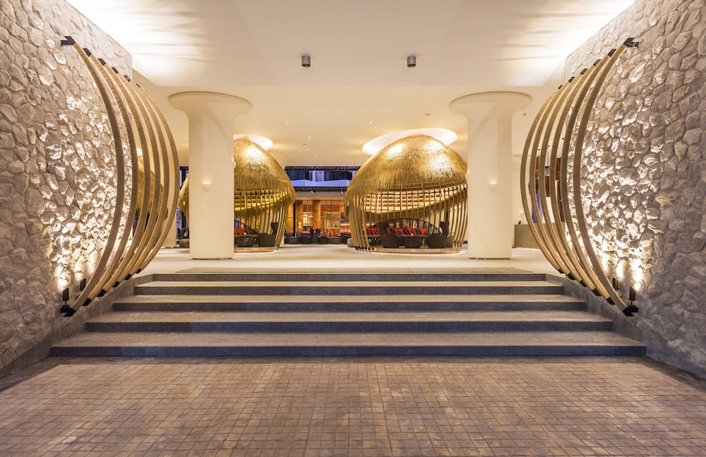 Centara Life Maris Resort Jomtien — Hotel building in Pattaya, Chonburi