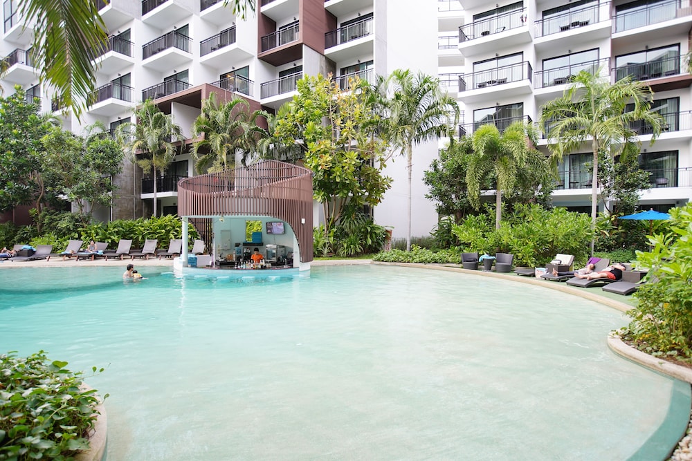 Centara Life Maris Resort Jomtien — Swimming pool in Pattaya, Chonburi