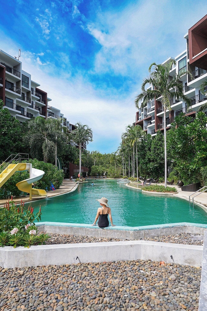Centara Life Maris Resort Jomtien — Swimming pool in Pattaya, Chonburi
