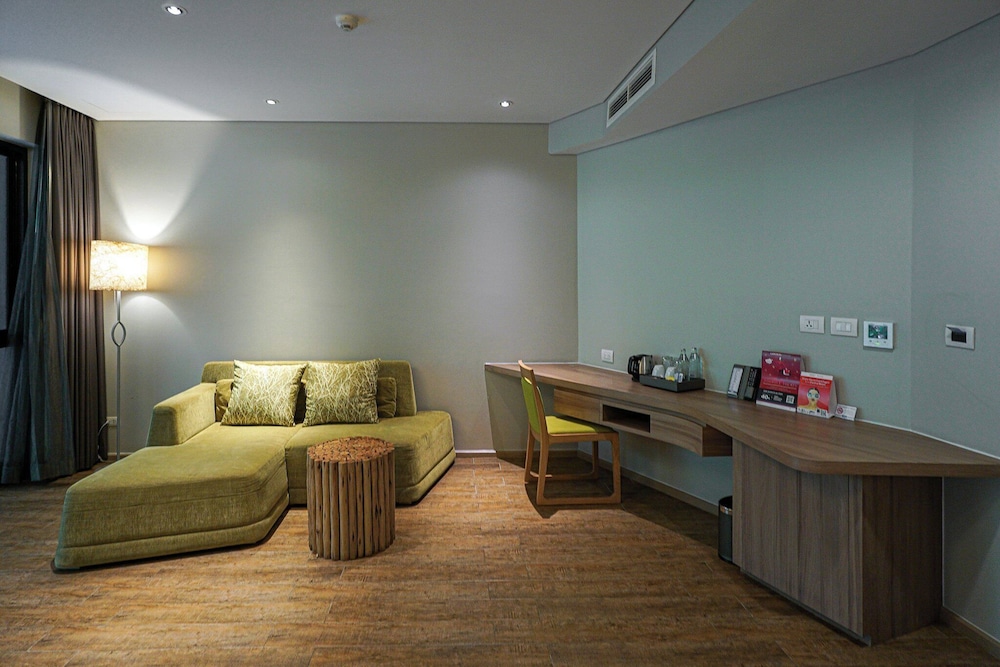 Centara Life Maris Resort Jomtien — Hotel rooms in Pattaya, Chonburi