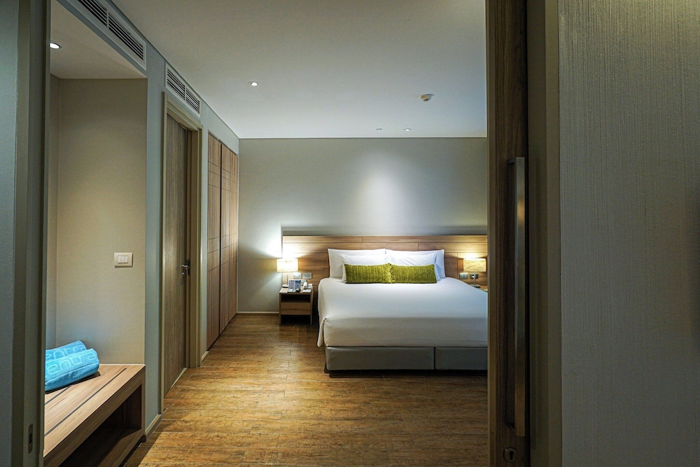 Centara Life Maris Resort Jomtien — Hotel rooms in Pattaya, Chonburi