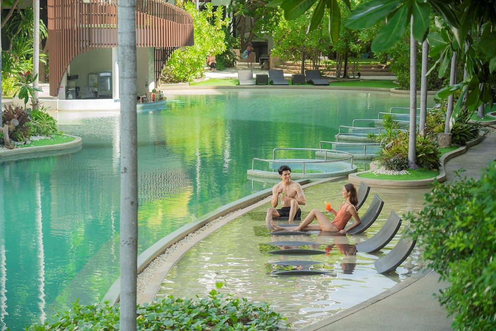 Centara Life Maris Resort Jomtien — Swimming pool in Pattaya, Chonburi