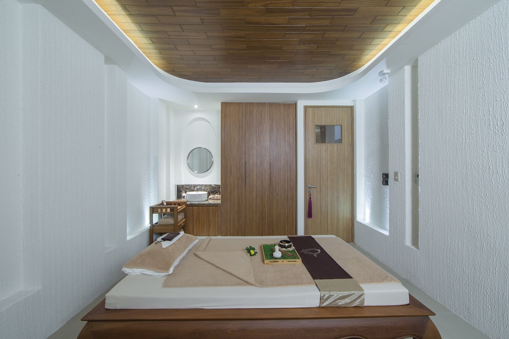 Centara Life Maris Resort Jomtien — Hotel rooms in Pattaya, Chonburi