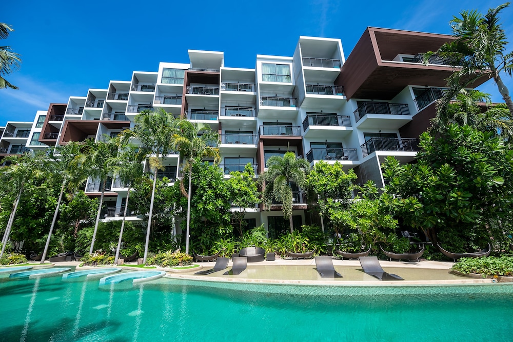 Centara Life Maris Resort Jomtien — Hotel building in Pattaya, Chonburi