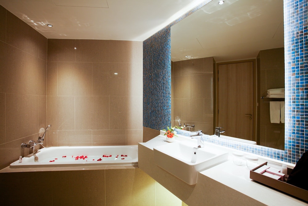 Centara Life Maris Resort Jomtien — Hotel rooms in Pattaya, Chonburi
