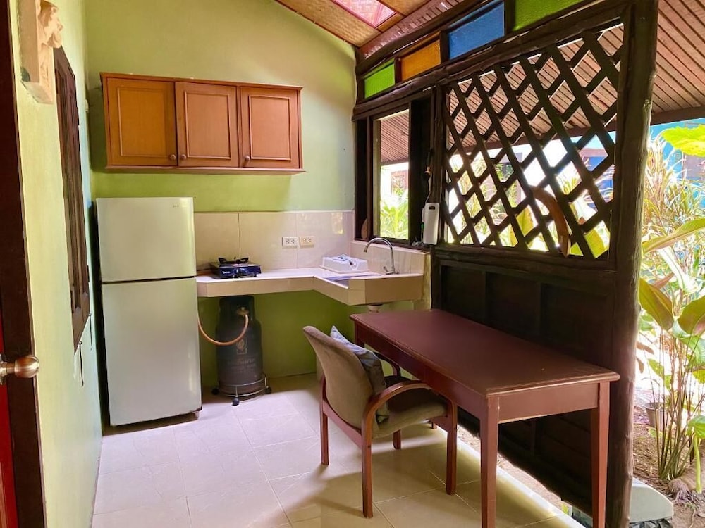 Shanti Lodge Phuket — Hotel rooms in Chalong, Phuket Province