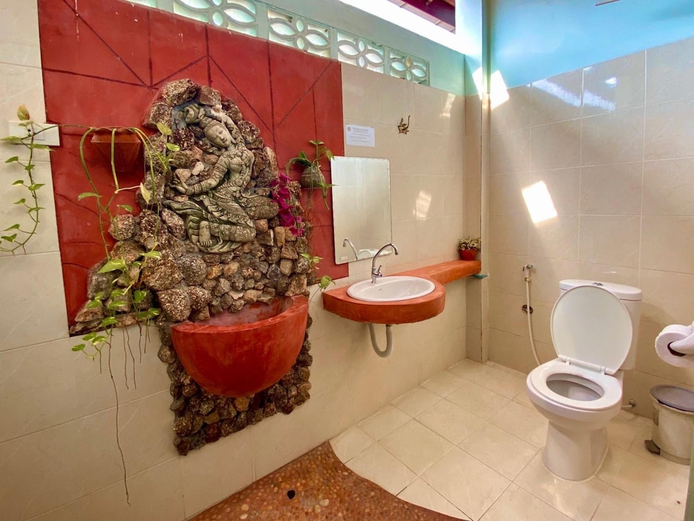 Shanti Lodge Phuket — Hotel rooms in Chalong, Phuket Province