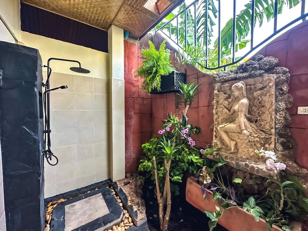 Shanti Lodge Phuket — Spa in Chalong, Phuket Province