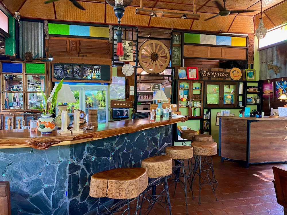 Shanti Lodge Phuket — Restaurant & bars in Chalong, Phuket Province