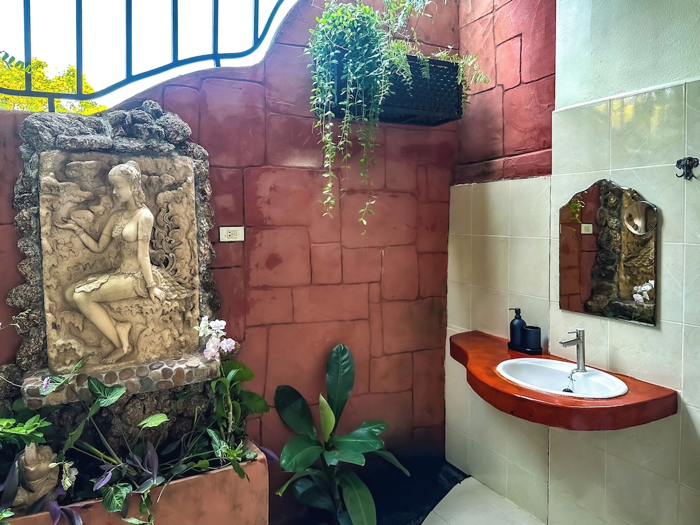 Shanti Lodge Phuket — Spa in Chalong, Phuket Province