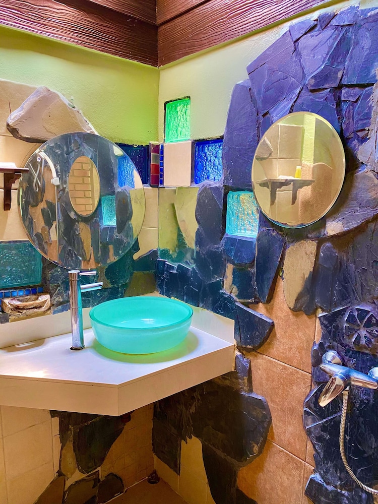 Shanti Lodge Phuket — Hotel rooms in Chalong, Phuket Province